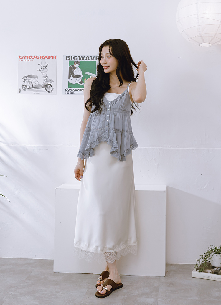 GraceGift 平價女鞋 時尚秀場 輕奢金屬套趾澎澎雲感平底拖鞋 咖色