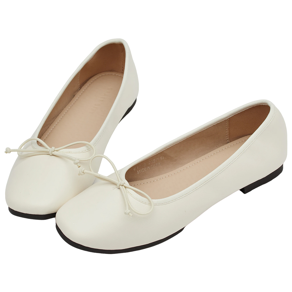 GraceGift平價女鞋 時尚秀場 方圓頭 法式經典蝴蝶結芭蕾舞平底娃娃鞋 米白色