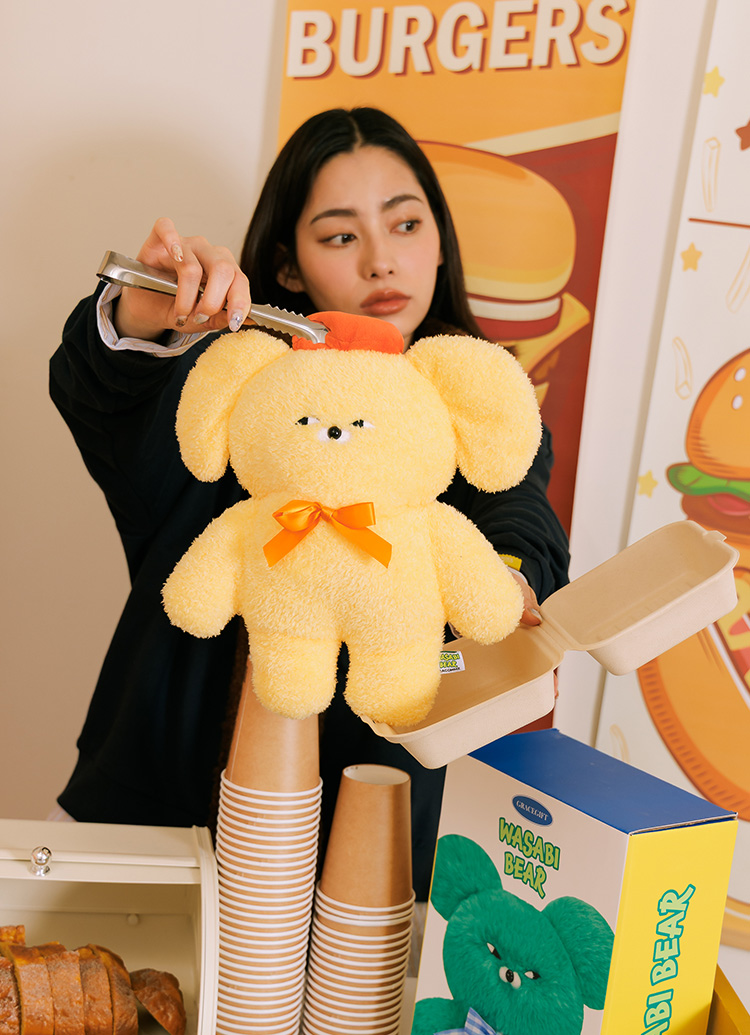 GraceGift Wasabi Bear聯名 黃芥末熊 療癒造型抱枕(30CM) 黃色 實拍圖