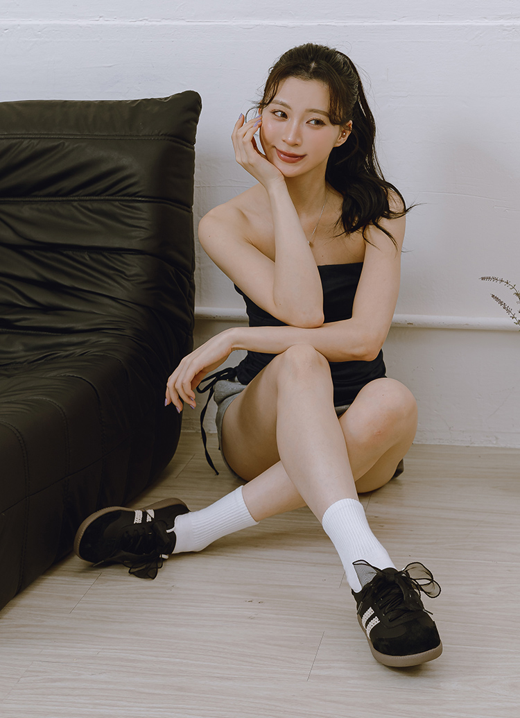 GraceGift 平價女鞋 復古摩登 真皮拼接薄底德訓鞋 附柔光紗帶 黑色 實品圖