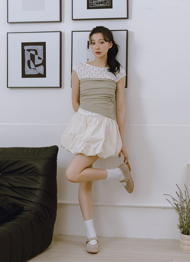 GraceGift 平價女鞋 時尚秀場 圓頭 精品級金屬方釦真皮平底瑪莉珍鞋 卡其色