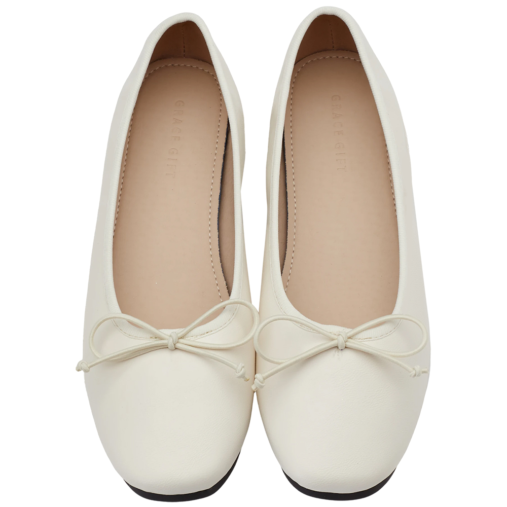 GraceGift平價女鞋 時尚秀場 方圓頭 法式經典蝴蝶結芭蕾舞平底娃娃鞋 米白色