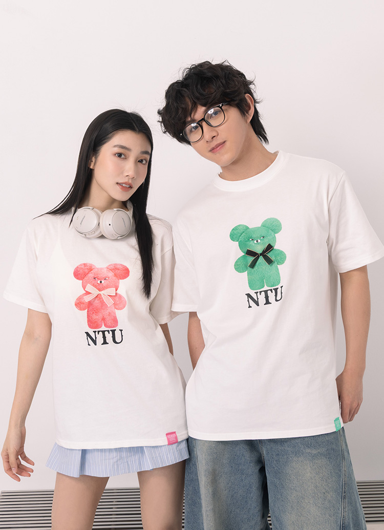 GraceGift Wasabi Bear聯名 Wasabi Bear X NTU粉芥末熊蝴蝶結印花情侶短袖T恤 粉色