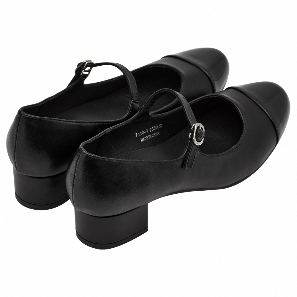 GraceGift平價女鞋 時尚秀場 圓頭 經典法式雙色小香風低跟瑪莉珍鞋  黑色