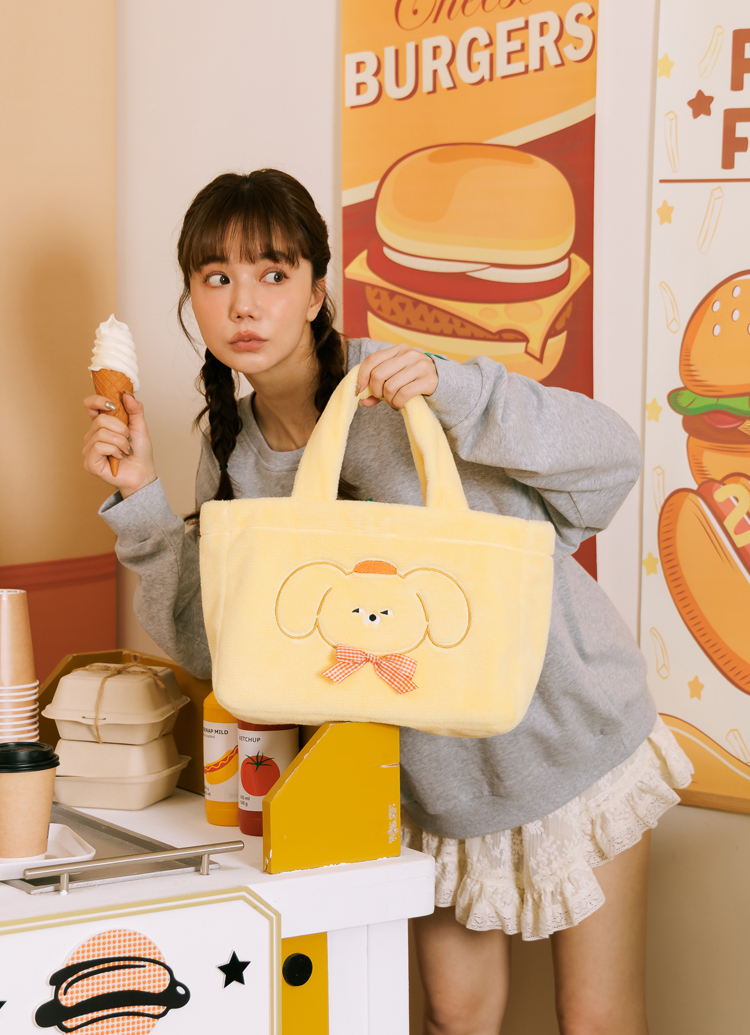 Grace Gift 平價女鞋 Wasabi Bear 聯名 黃芥末熊 格紋絨毛電繡 托特包 正紅色 實拍圖