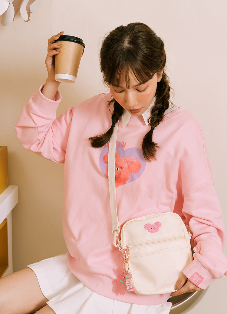 GraceGift Wasabi Bear聯名 粉芥末熊 熊雙層斜背尼龍隨身包 米白色 實拍圖