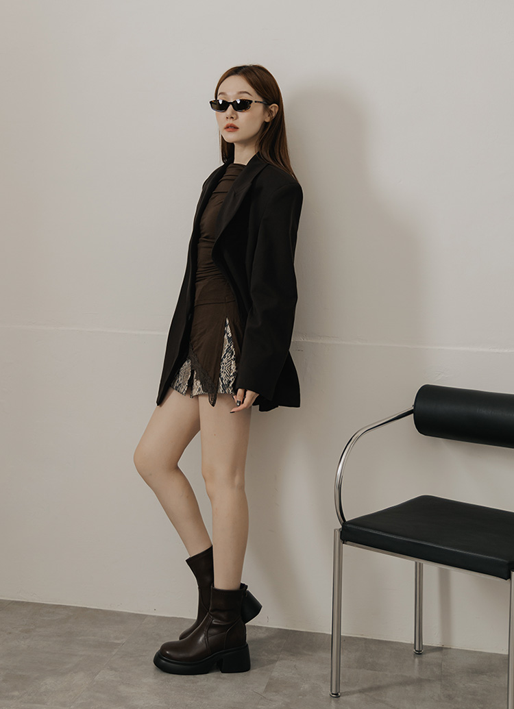 Grace Gift 平價女鞋 長腿歐膩 彈力輕量顯瘦短靴 咖色 厚底短靴 實拍圖