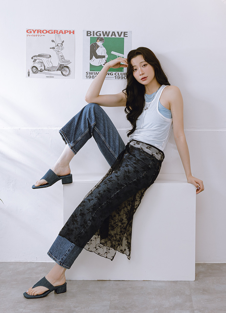 GraceGift 平價女鞋 時尚秀場 方頭 極簡美學柔感人字中跟拖鞋 牛仔