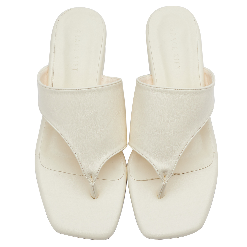 GraceGift 平價女鞋 時尚秀場 方頭 極簡美學柔感人字中跟拖鞋 米白色