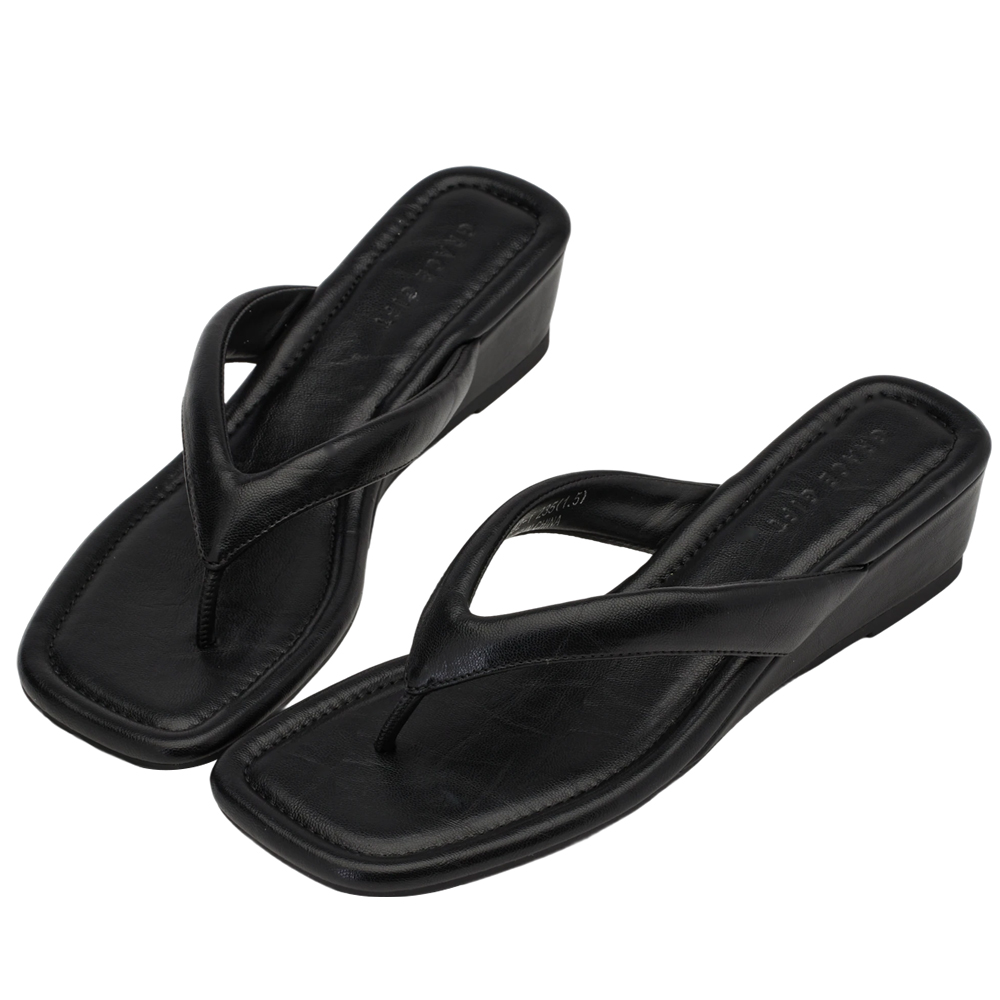 GraceGift 平價女鞋 時尚秀場 方頭 韓系慵懶人字中跟拖鞋 黑色