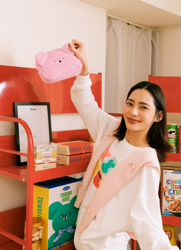 GraceGift Wasabi Bear聯名 粉芥末熊 格紋絨毛化妝包 粉紅色 實拍圖