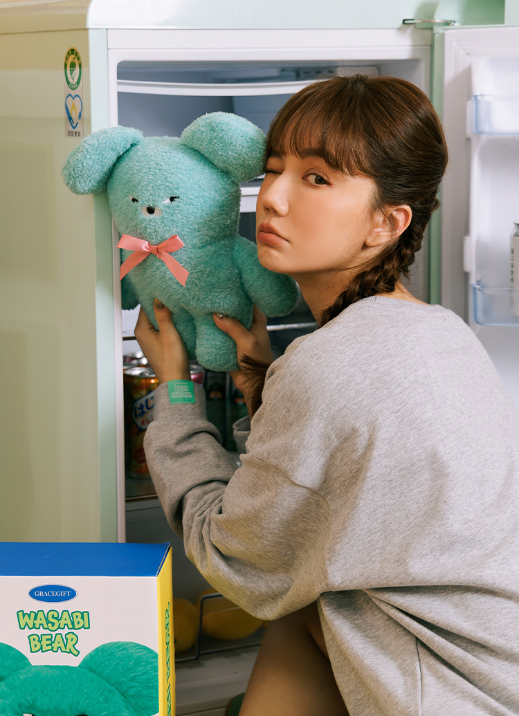 GraceGift Wasabi Bear聯名 芥末熊 療癒造型抱枕(30CM) 藍綠色 實拍圖