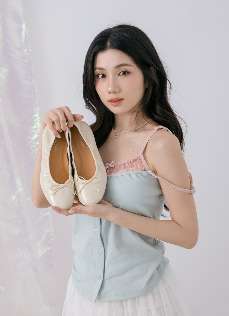 GraceGift平價女鞋 時尚秀場 圓頭 法式訂製全真皮鞋墊芭蕾平底娃娃鞋 米漆色
