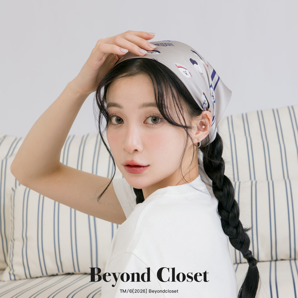 韓國Beyond Closet 滿版比熊印花真絲方巾 淺灰