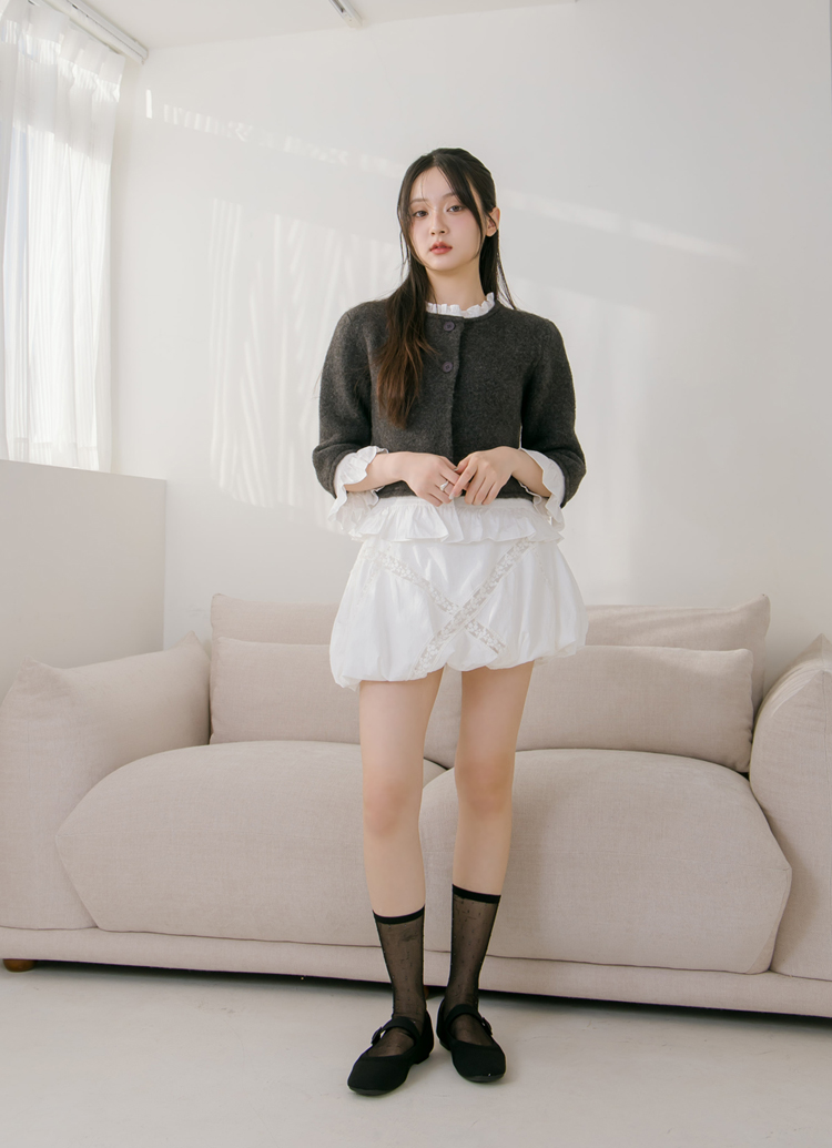 Grace Gift 平價女鞋 零著感方頭 花釦柔織軟墊瑪莉珍鞋 黑色 平底瑪莉珍鞋 實拍圖
