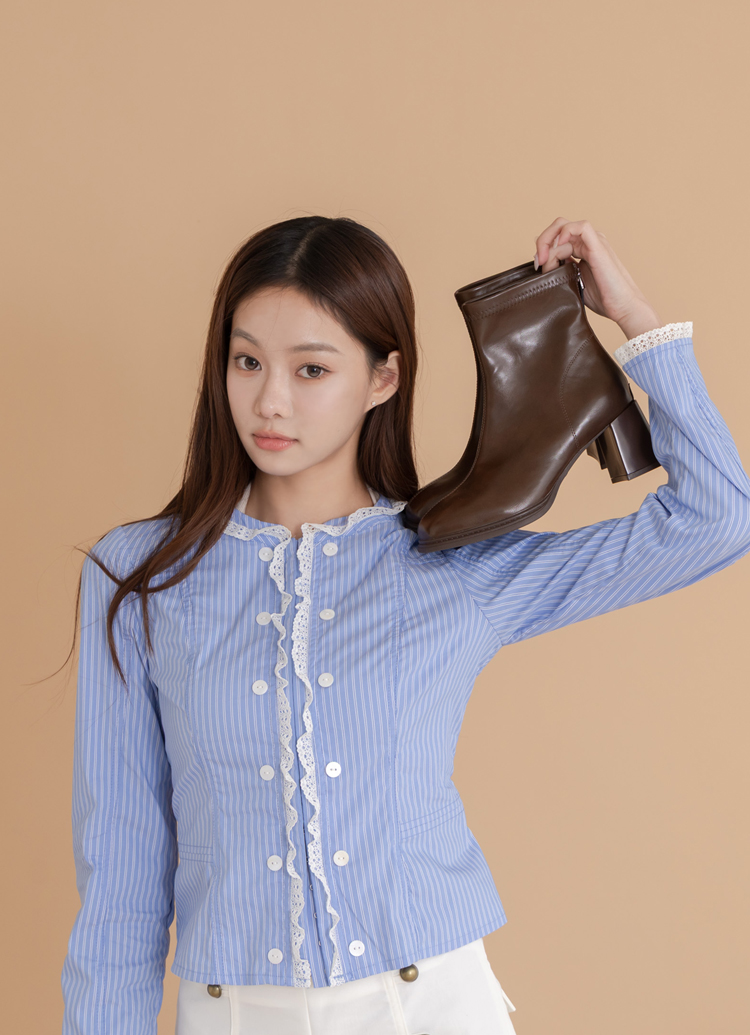 GraceGift平價女鞋 韓系百搭顯瘦方頭粗跟短靴咖啡色 經典方頭搭粗跟