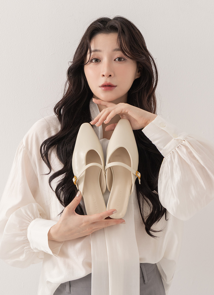 GraceGift平價女鞋 韓系俐落美型尖頭穆勒鞋 杏色
