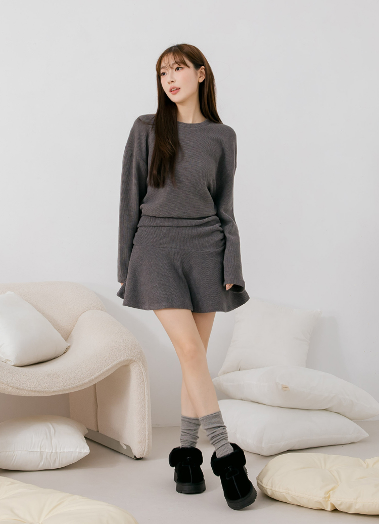 Grace Gift 平價女鞋 時髦雲朵 暖絨牛麂皮短筒雪靴 黑色 厚底雪靴 實拍圖